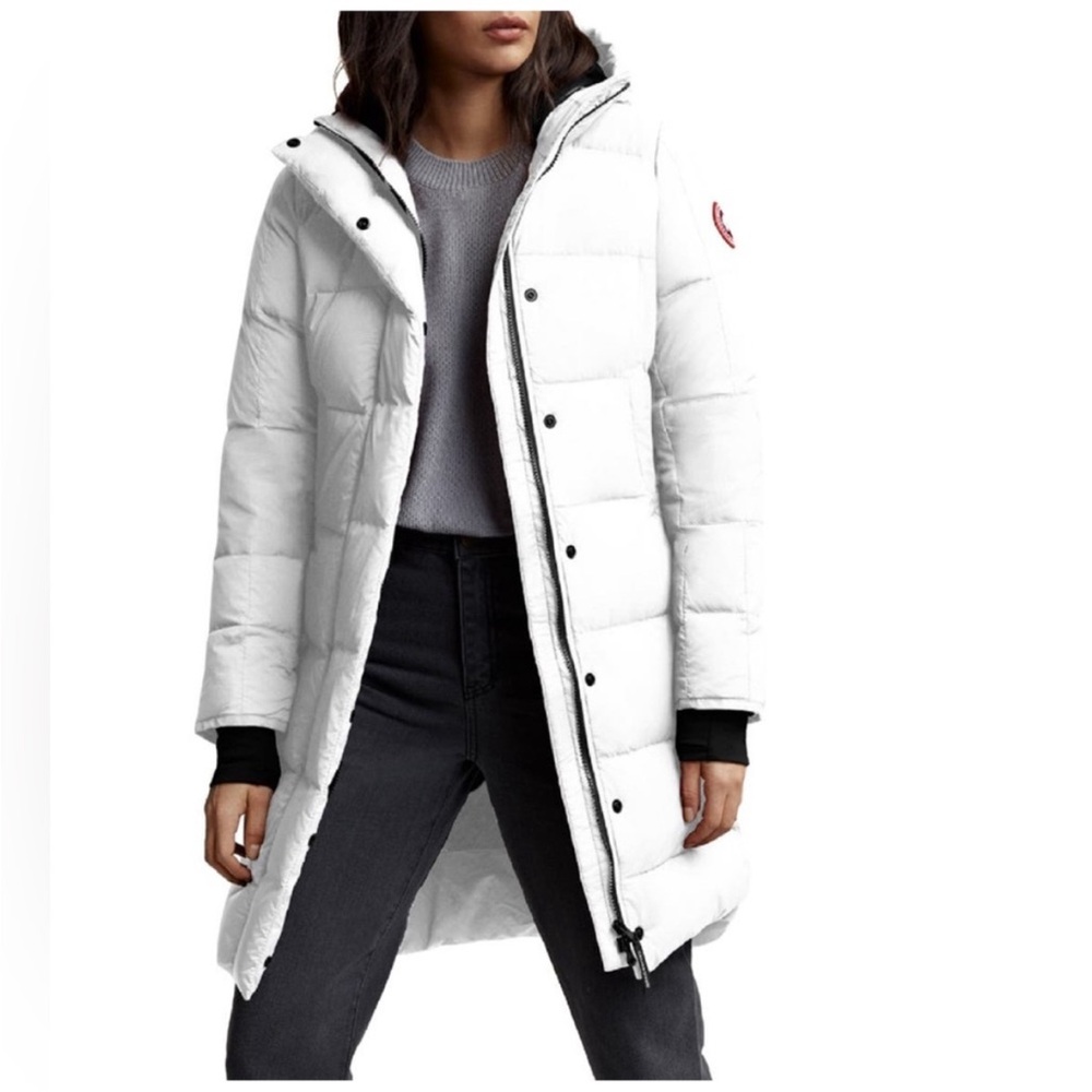 Authentic Canada goose Alliston coat. new without tag, no sign of worn.